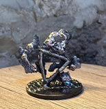 Sculpture de Philippe Buil qui représente le symbole de l'eau à travers la dentelle de métal (Acier et Bronze)