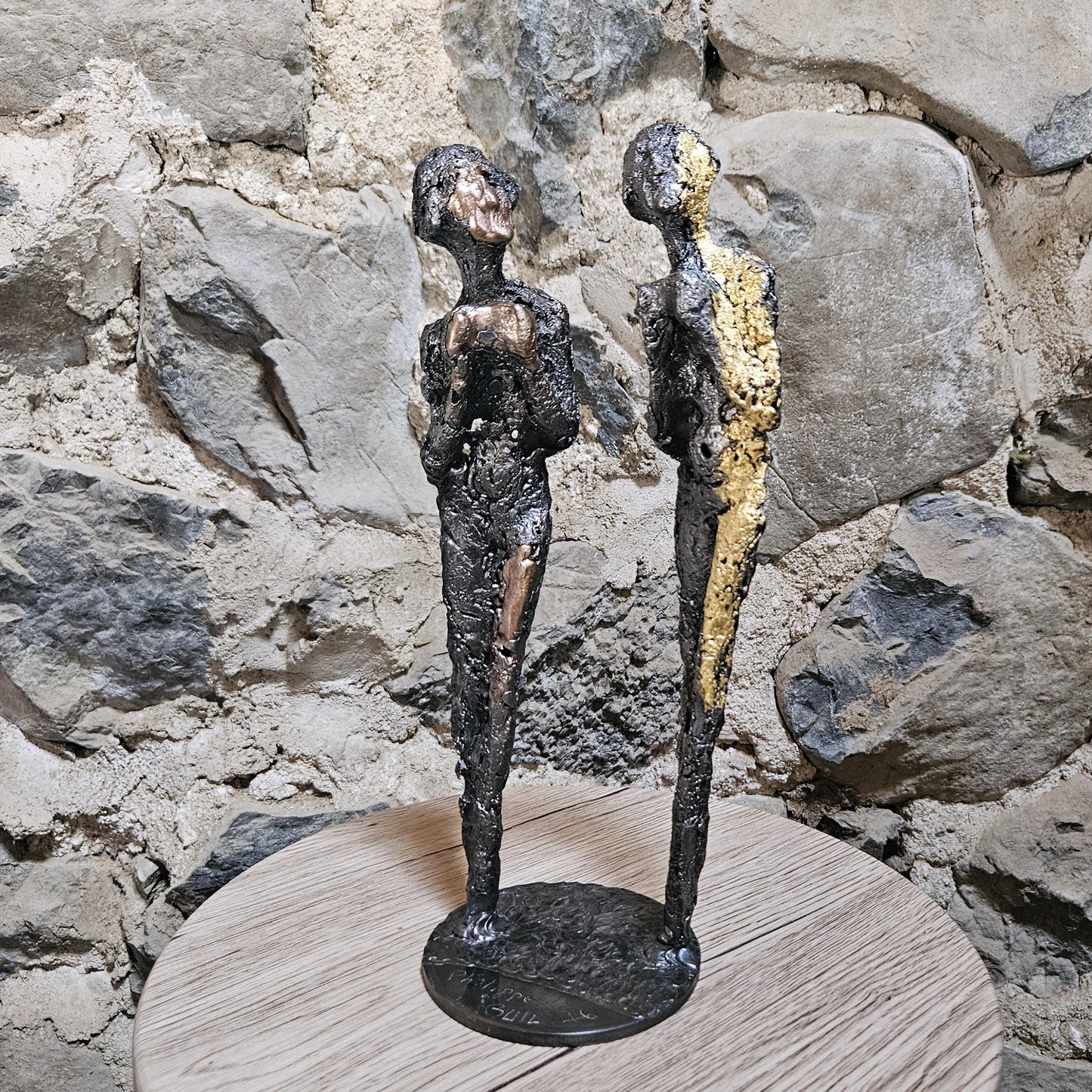 Duo de muses 65-23 - Sculpture femmes métal Bronze, Acier et feuilles or 24 carats