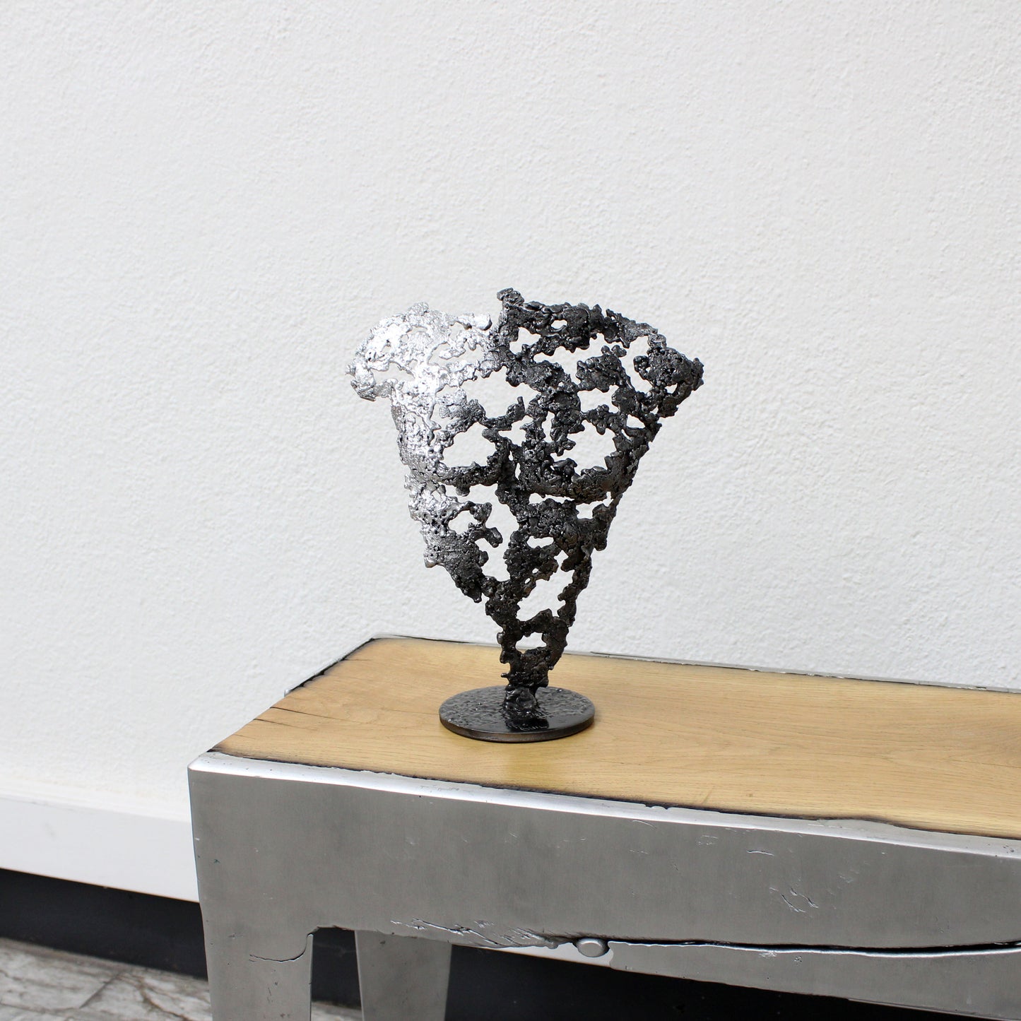 Pavarti Surfeur - Sculpture corps masculin dentelle metal et chrome