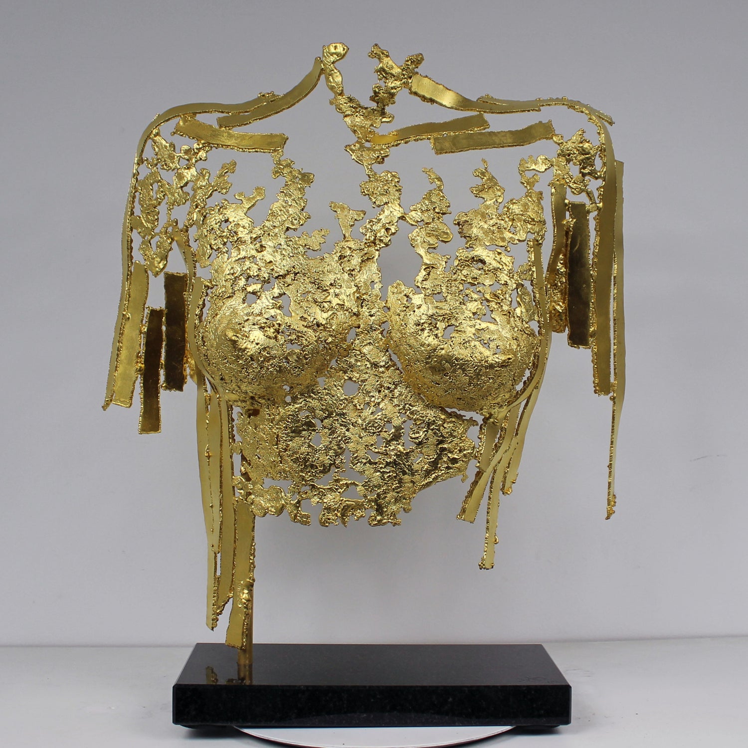 Sculptures en dentelle de métal recouvertes de feuilles d'or - Philippe Buil