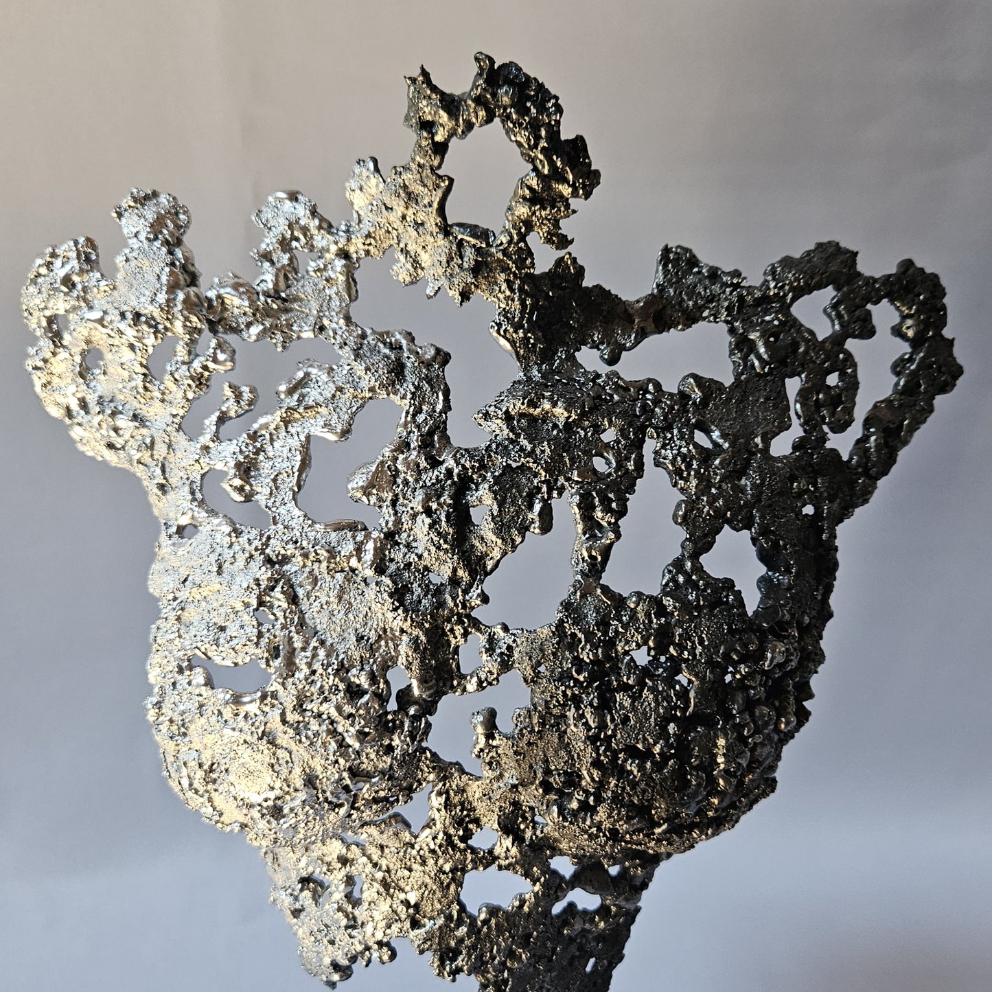 Pavarti Rose - Sculpture corps de femme dentelle métal acier et chrome