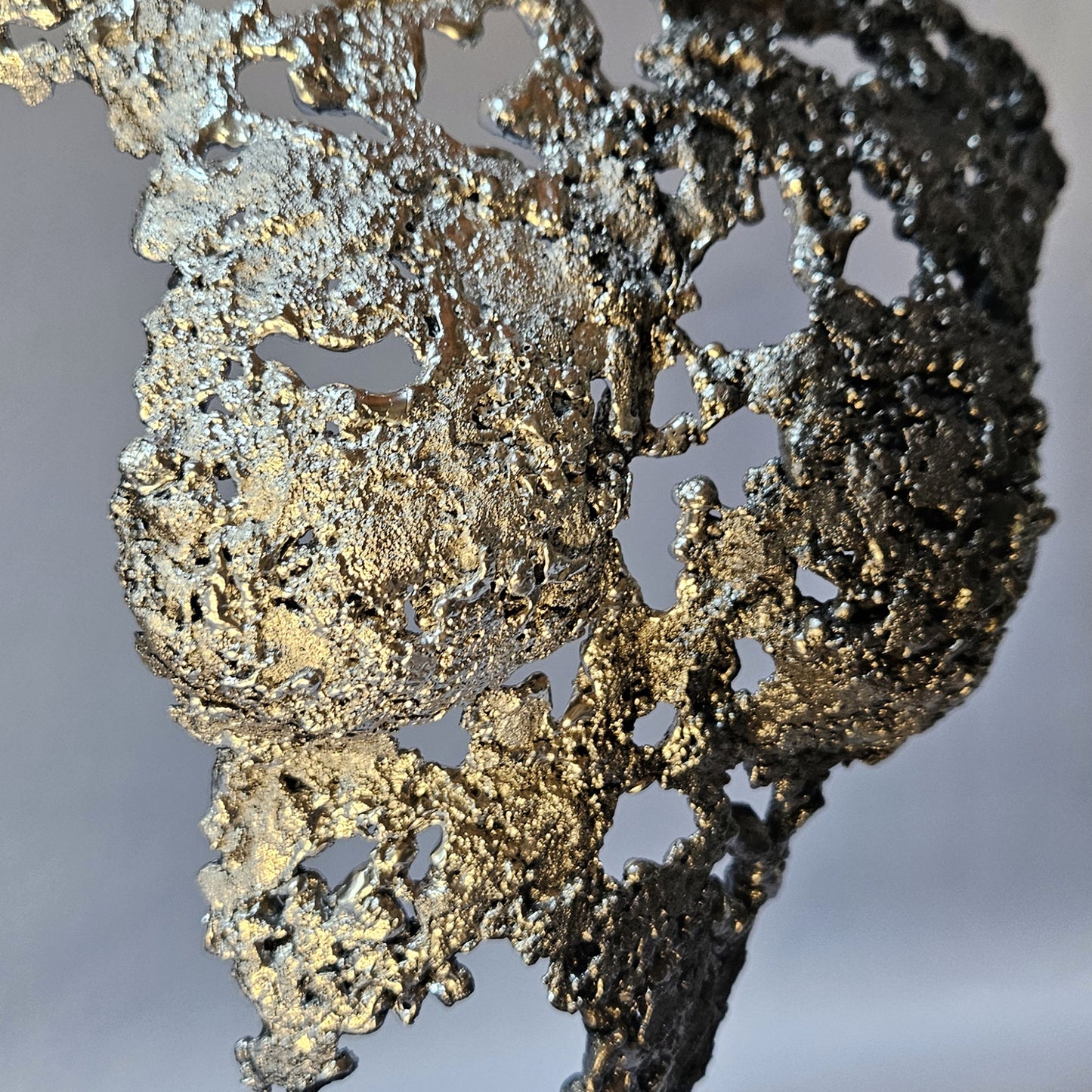 Pavarti Rose - Sculpture corps de femme dentelle métal acier et chrome