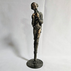 Muse 11-24 - Sculpture personnage dentelle metal acier bronze
