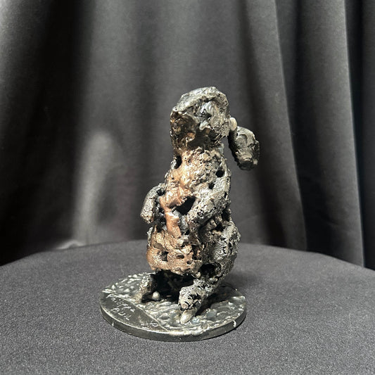 Sculpture Lapin de brume en dentelle de métal, acier et bronze, œuvre de Philippe Buil