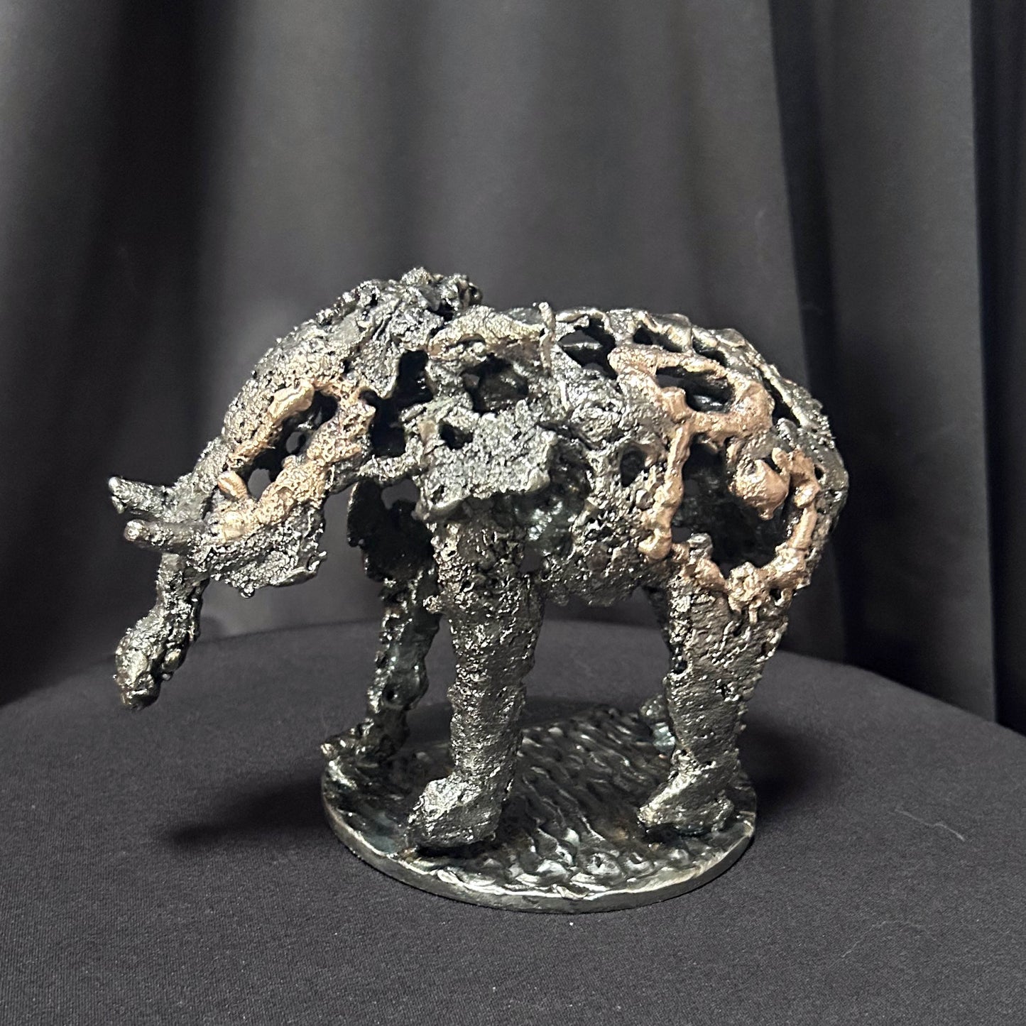 Sculpture éléphant en dentelle de métal acier et bronze – Philippe Buil