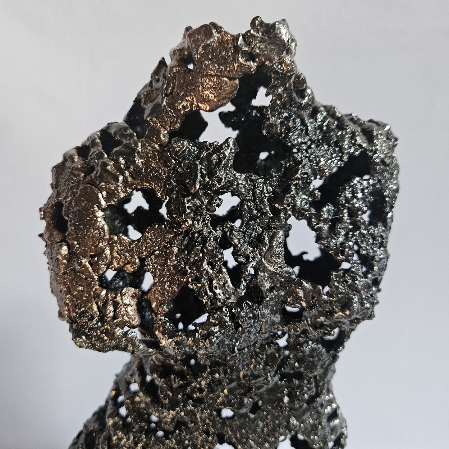 Pavarti Cantatrice - Sculpture corps femme dentelle metal acier bronze