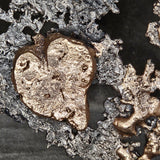 Cœur sur cœur 16-21 - Sculpture cœur bronze sur cœur dentelle métal acier et bronze