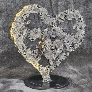 Cœur sur cœur 18-21 - Sculpture cœur acier sur cœur dentelle métal acier et laiton