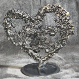 Cœur sur cœur 18-21 - Sculpture cœur acier sur cœur dentelle métal acier et laiton