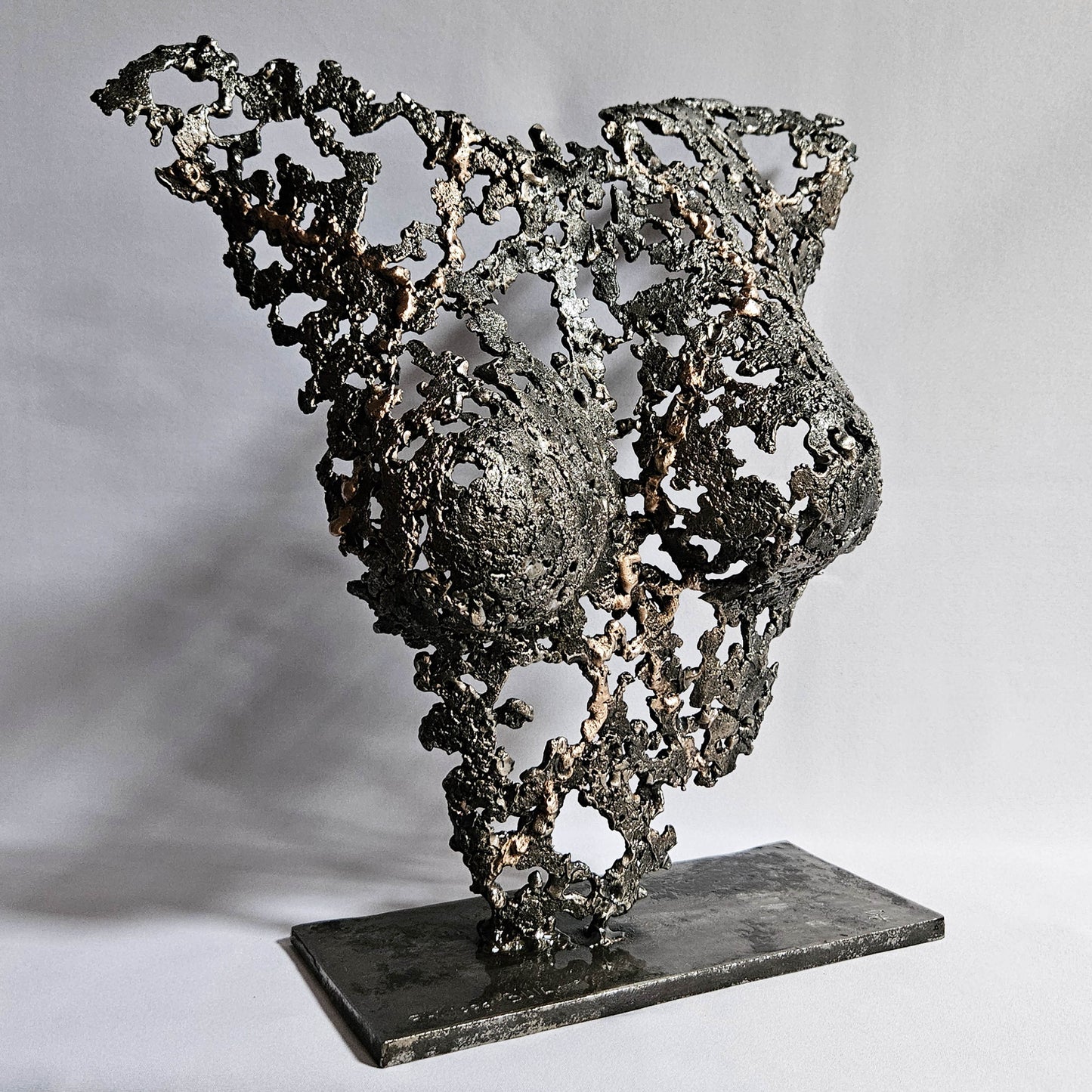 Sculpture corps féminin grande taille en métal ajouré