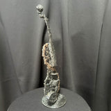 vue de profil sculpture contemporaine d'un violon en étal par Philippe buil, sculpteur