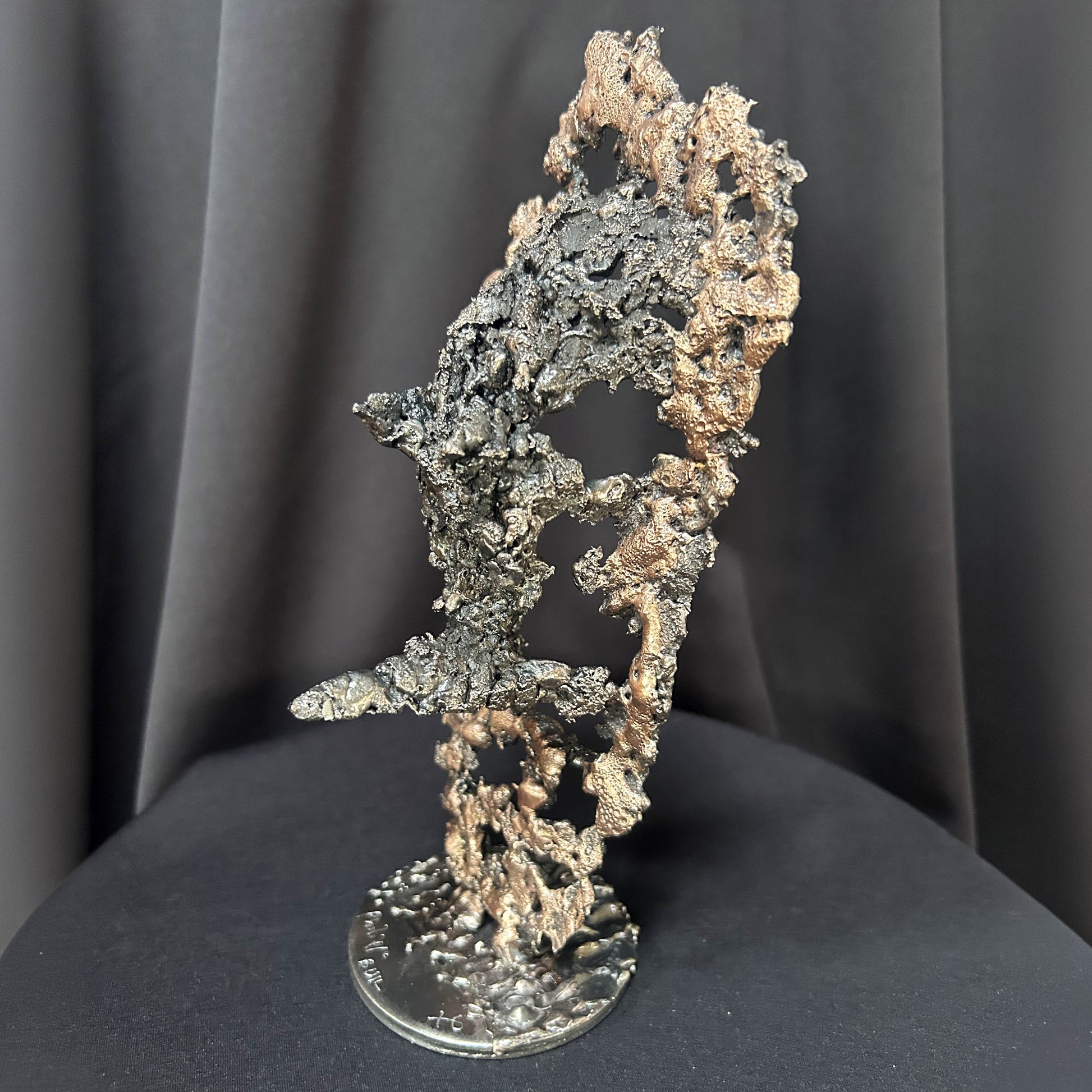 Sculpture rhinocéros contemporaine en acier et bronze par Philippe Buil