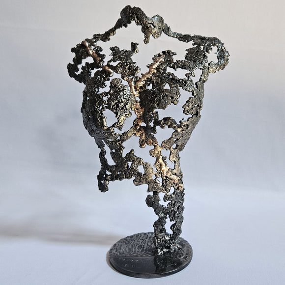 Pavarti Oubliée - Sculpture corps femme dentelle metal acier bronze