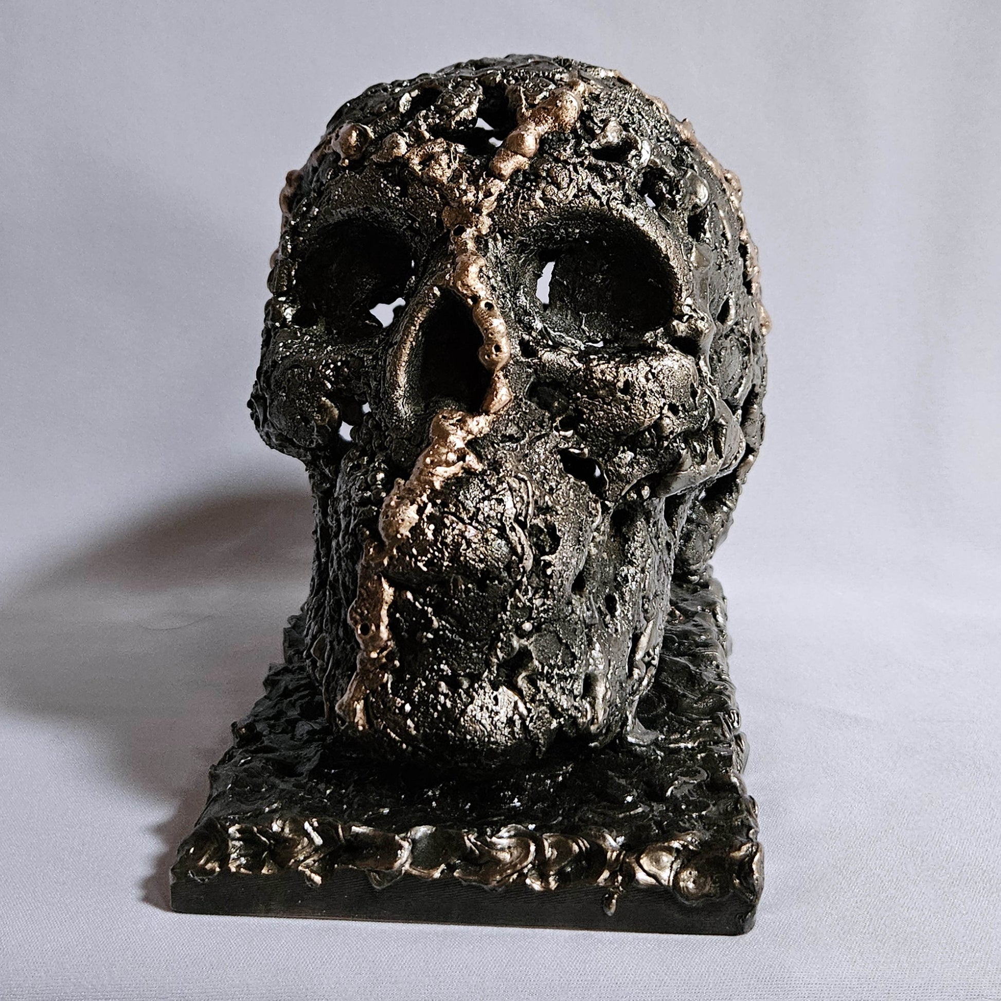 Vanité 3-24 - Sculpture crane metal dentelle acier et bronze