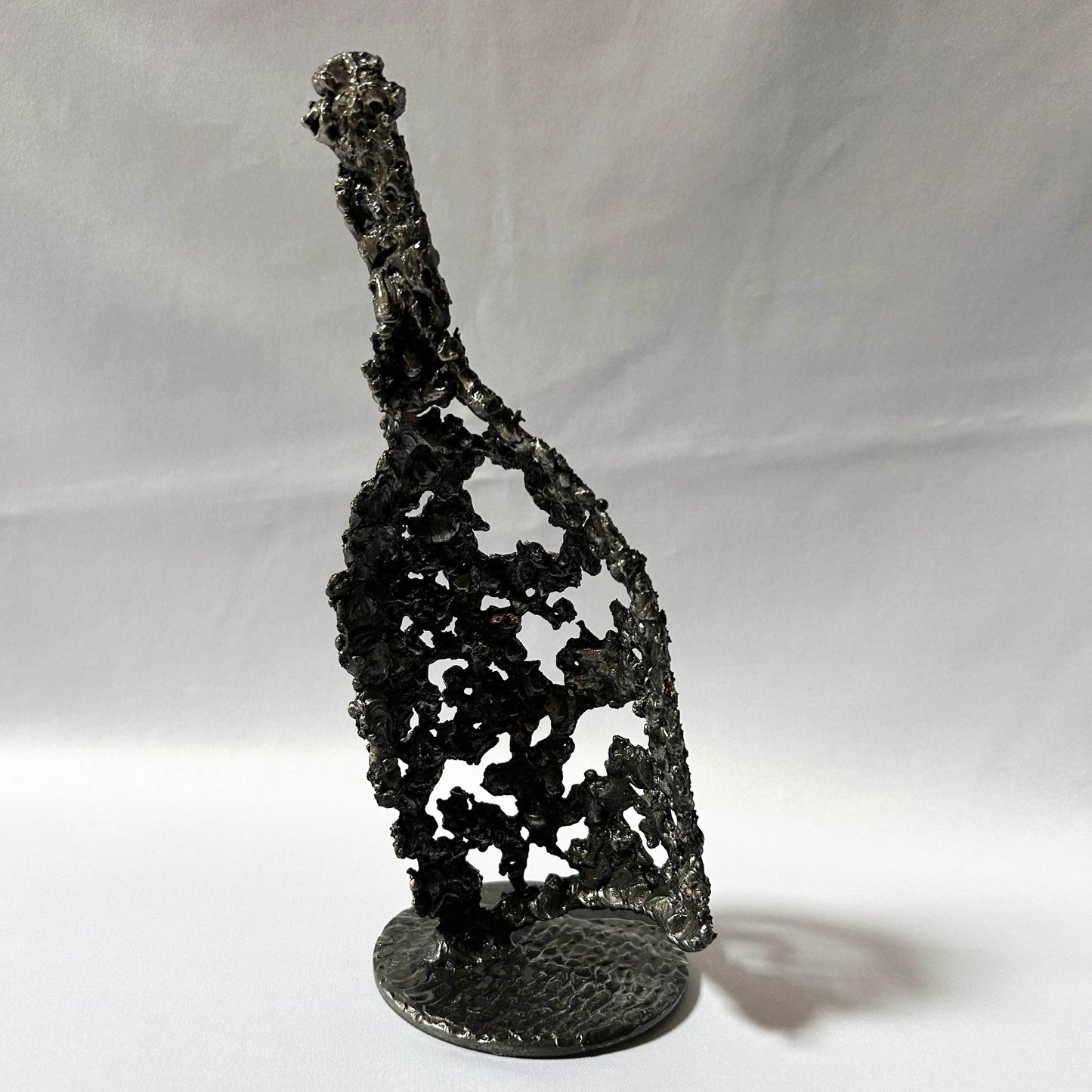 œuvre Philippe Buil bouteille champagne design artistique vue de dos