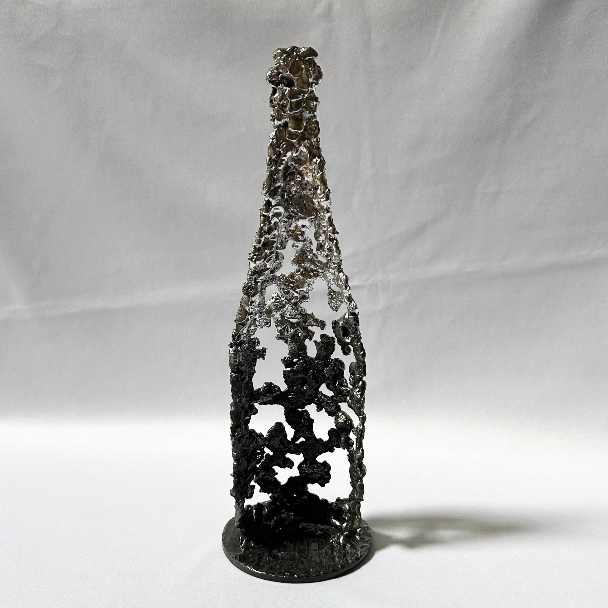 sculpture artistique bouteille vin design moderne - vue de dos