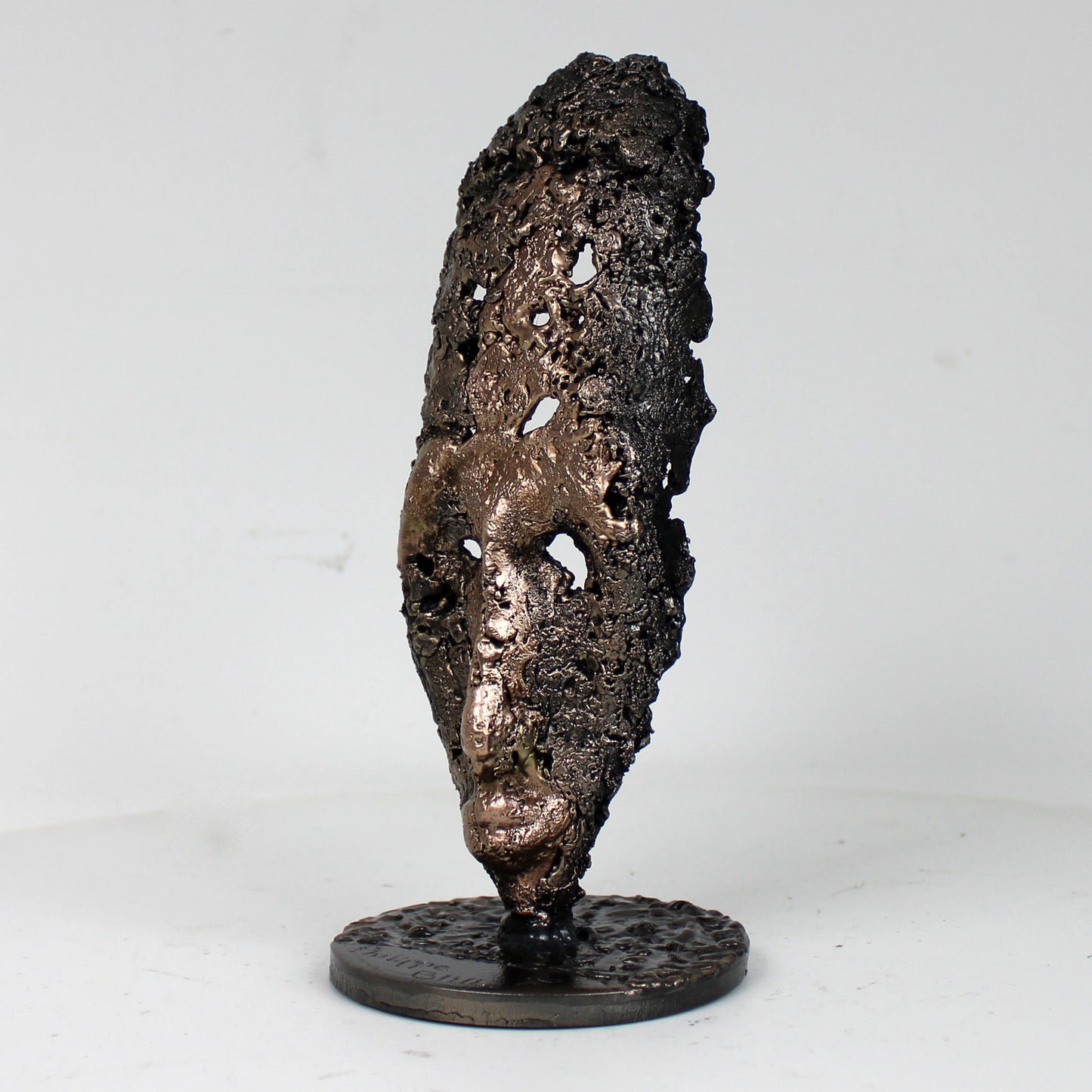 masque africain contemporain coiffe