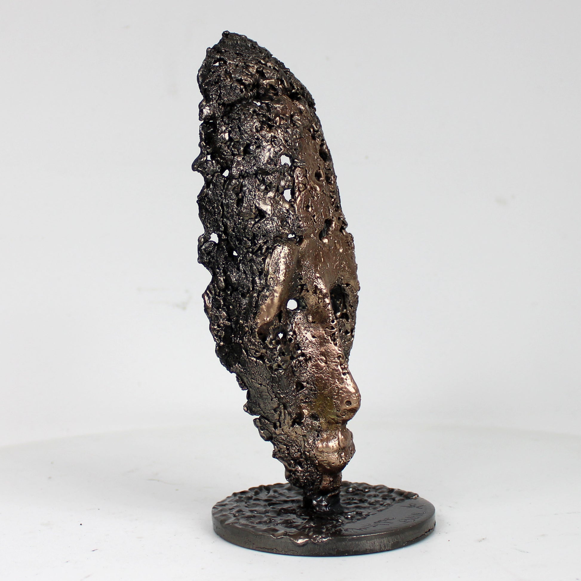 masque africain contemporain coiffe - vue de profil