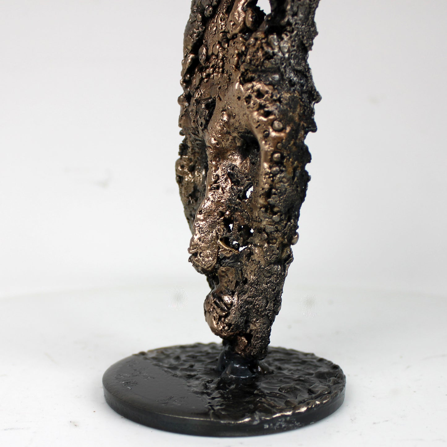 sculpture africaine diffusion lumière acier bronze - détail