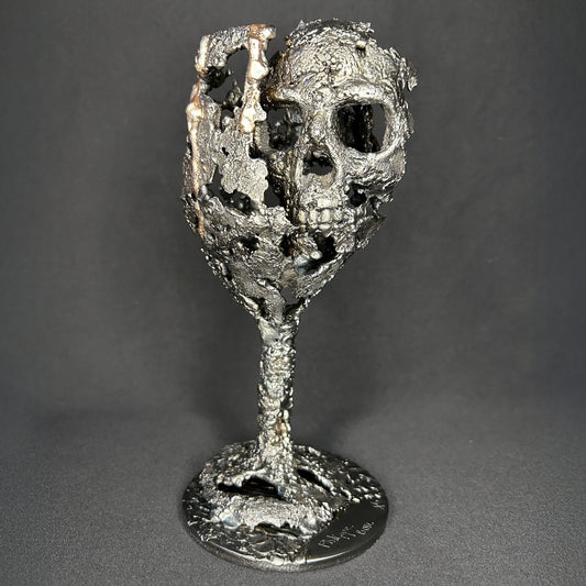 sculpture Le Calice du Silence Philippe Buil tête de mort métal