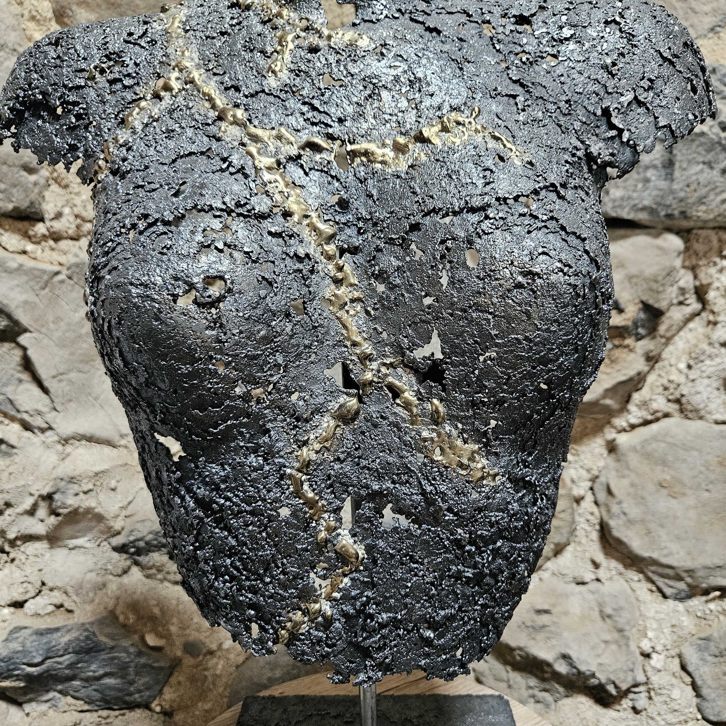 Buste féminin en dentelle de métal sculpture contemporaine - détail