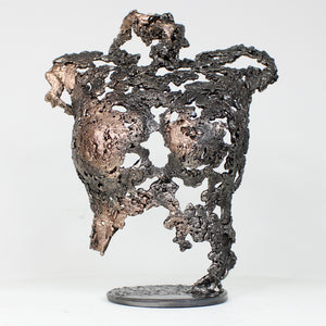 Pavarti Nouveau Départ - Sculpture corps femme dentelle métal acier et bronze