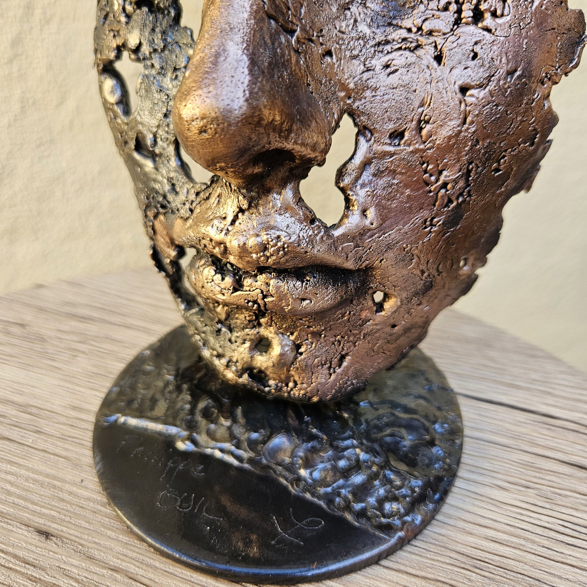 Une larme 58-23 - Sculpture visage dentelle métal acier et bronze