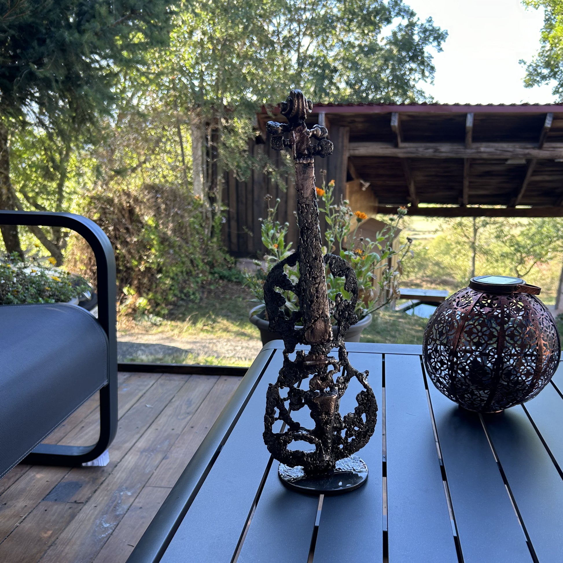 Oublié des dieux 71-23 - Sculpture violon dentelle métal acier et bronze