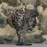 Sculpture buste de femme en dentelle de métal bicolore bronze et acier, série Parvati par Philippe Buil, échelle 1/3, effet drapé métallique - vue de face