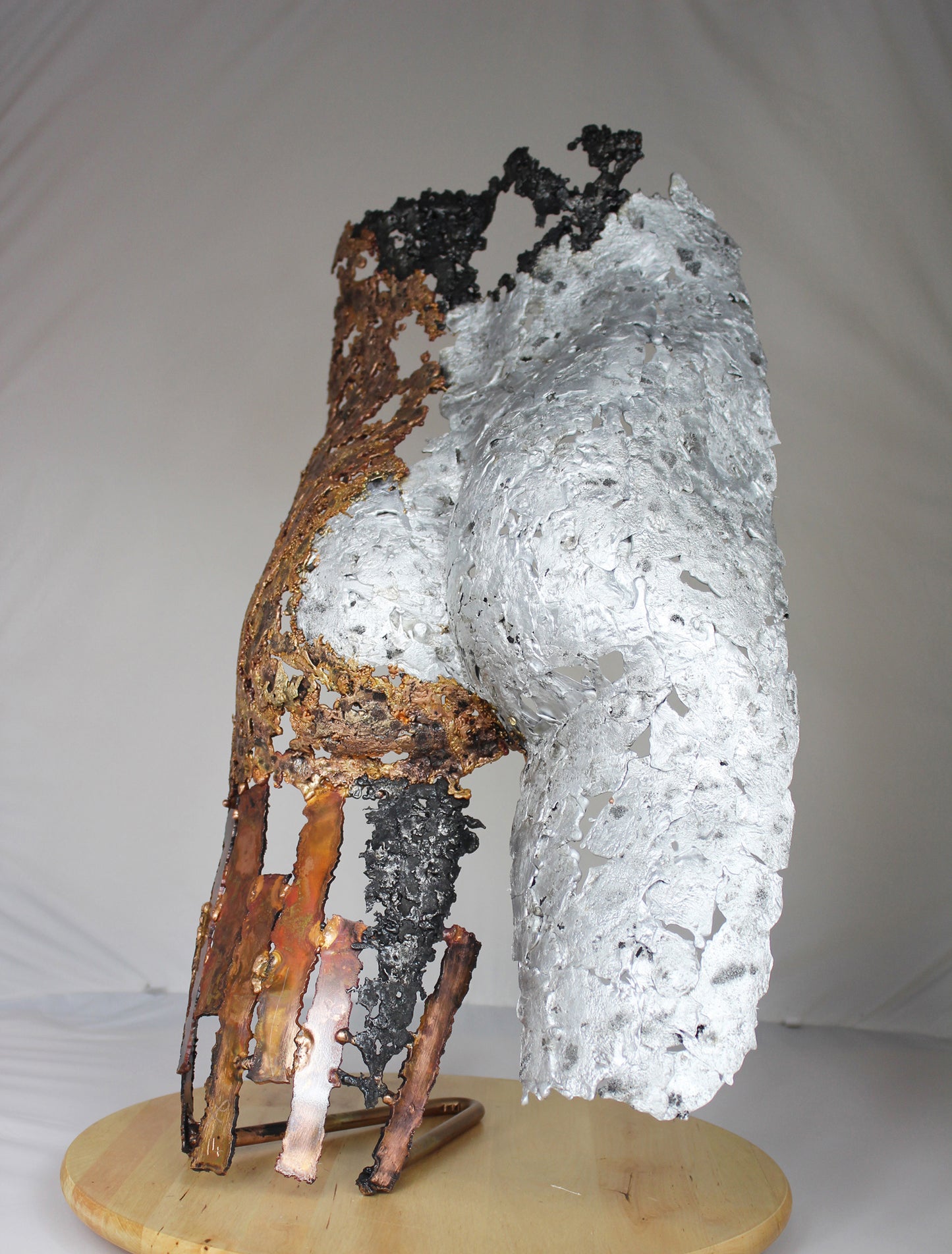 Kouros Vision de Cocagne - Sculpture Fesses en bronze Acier et Aluminium - Buil