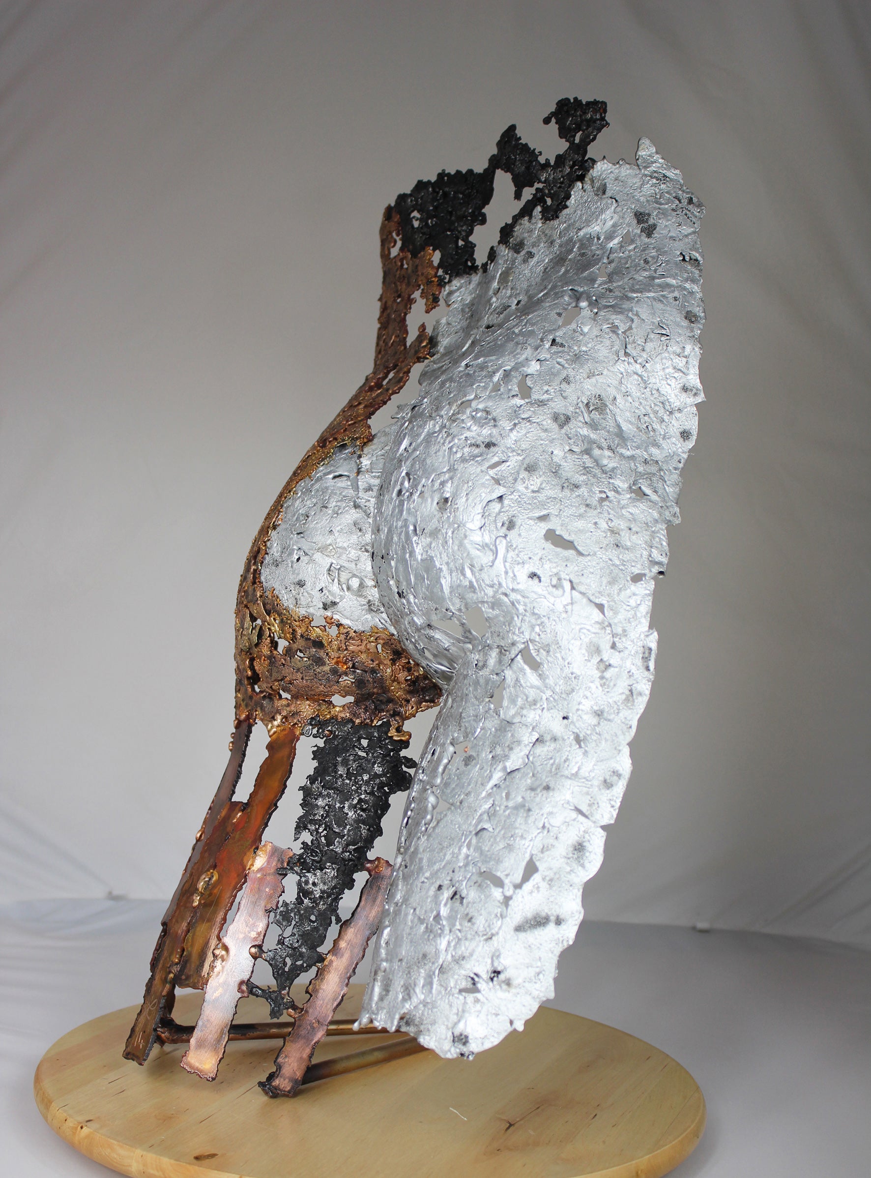 Kouros Vision de Cocagne - Sculpture Fesses en bronze Acier et Aluminium - Buil