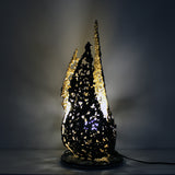 Lampe flamme II - Sculpture luminaire - Flamme en dentelle d'acier et feuilles or 24 carats