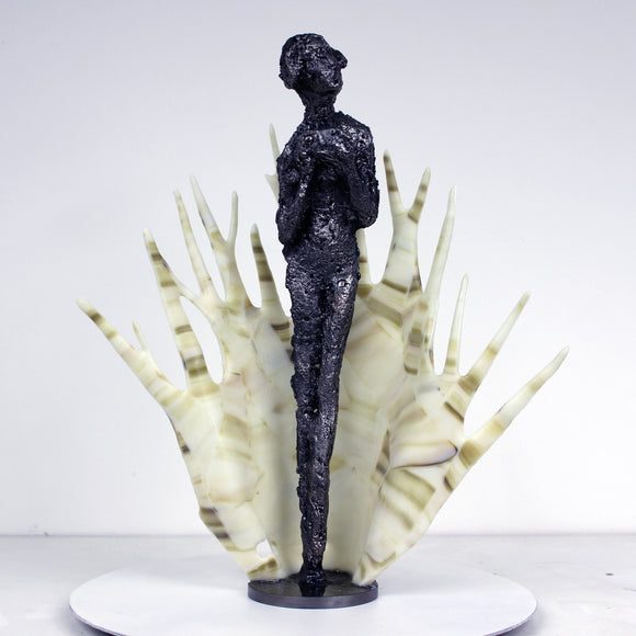 Muse drapée - Sculpture Muse en acier avec drapé en verre - Buil