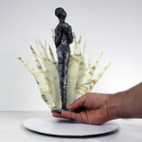 Muse drapée - Sculpture Muse en acier avec drapé en verre - Buil