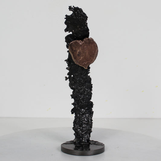 Un coeur de soie - Sculpture métal coeur en bronze sur ruban en dentelle acier