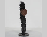 Un coeur de soie - Sculpture métal coeur en bronze sur ruban en dentelle acier