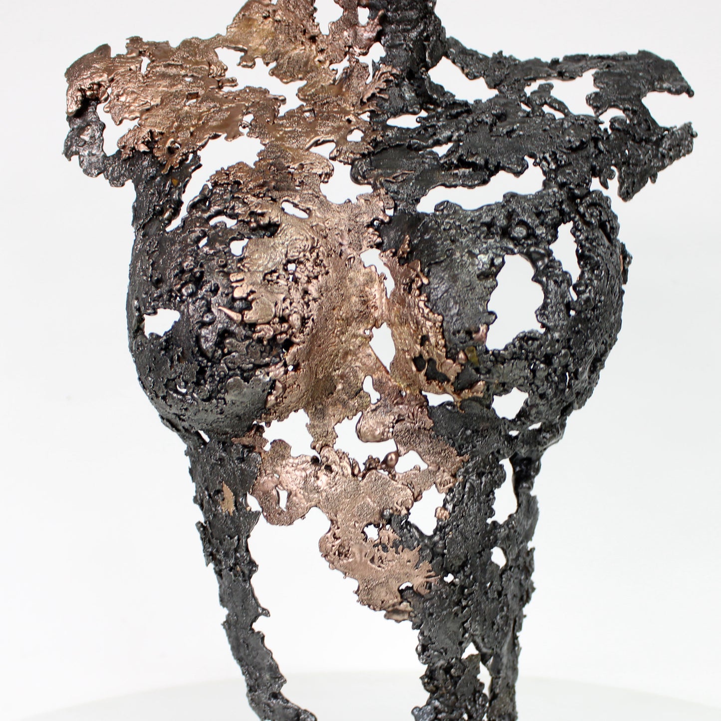 Pavarti Rosée du bois - sculpture corps féminin dentelle métal, Acier et Bronze