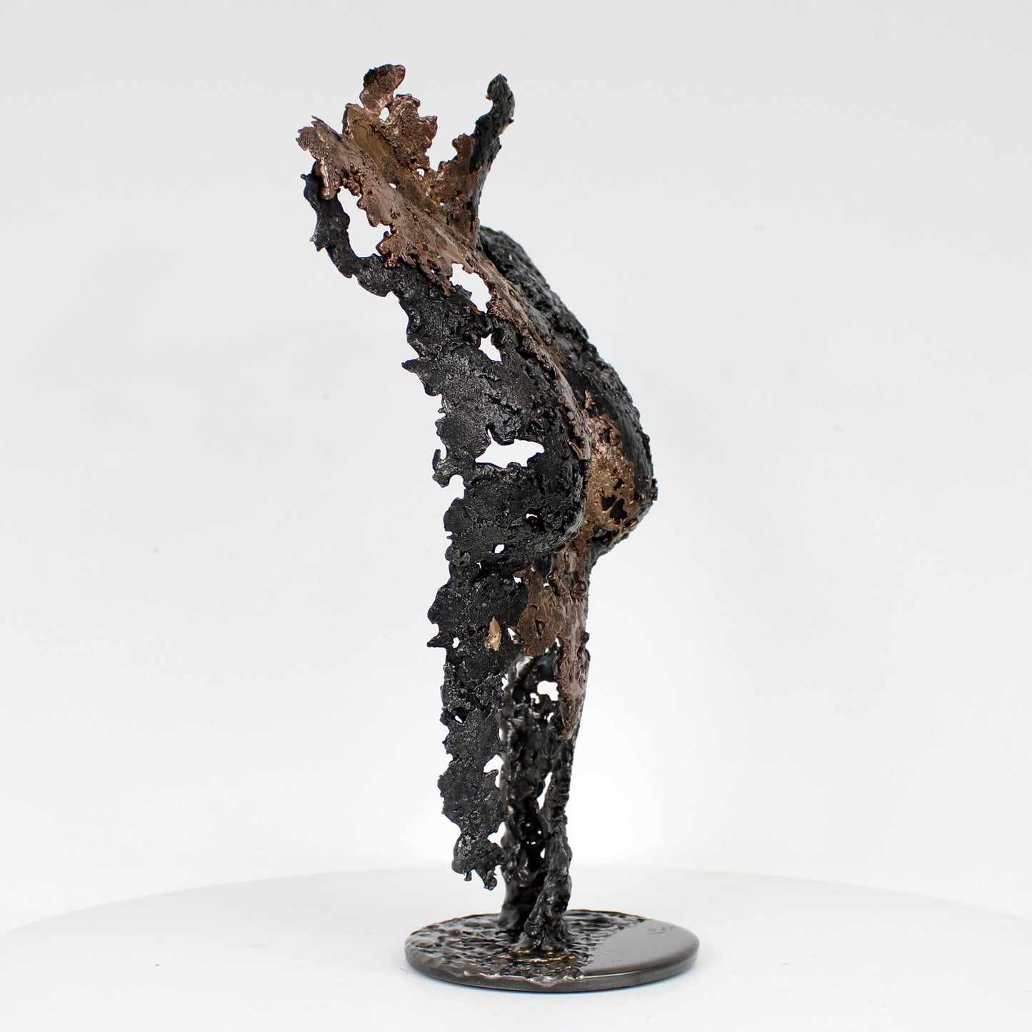 Pavarti Rosée du bois - sculpture corps féminin dentelle métal, Acier et Bronze