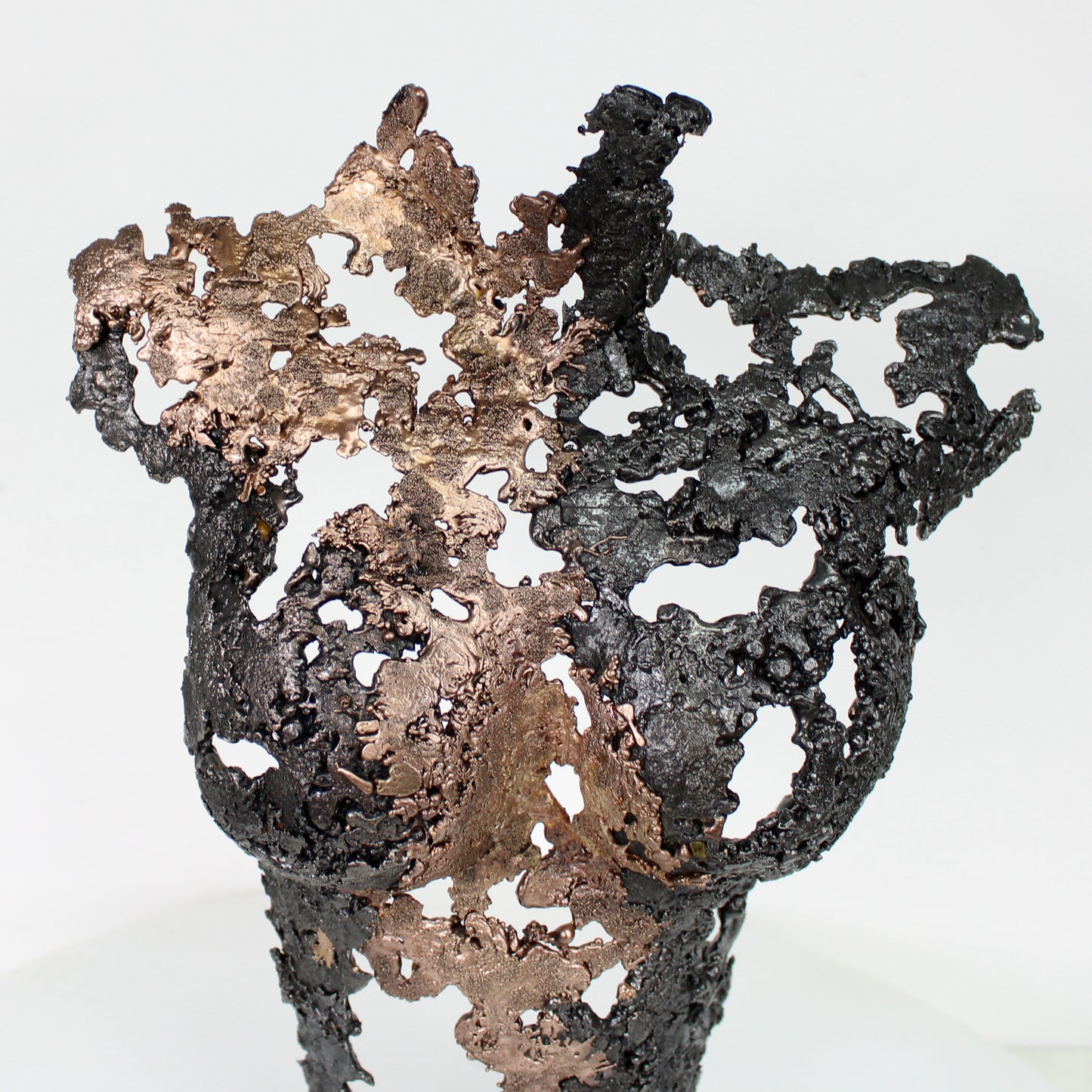 Pavarti Rosée du bois - sculpture corps féminin dentelle métal, Acier et Bronze