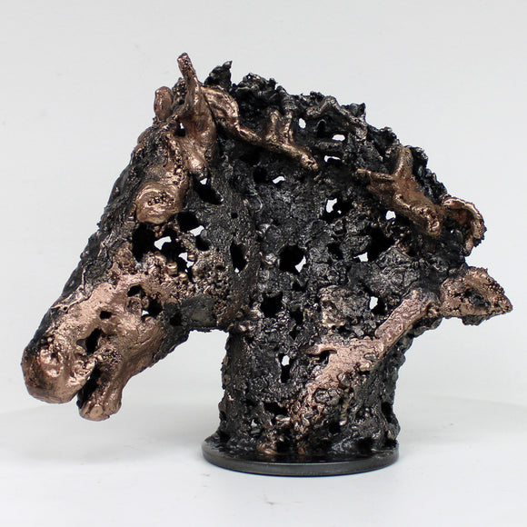 Cheval barbe 34-23 - Sculpture tete de cheval dentelle métal acier et bronze