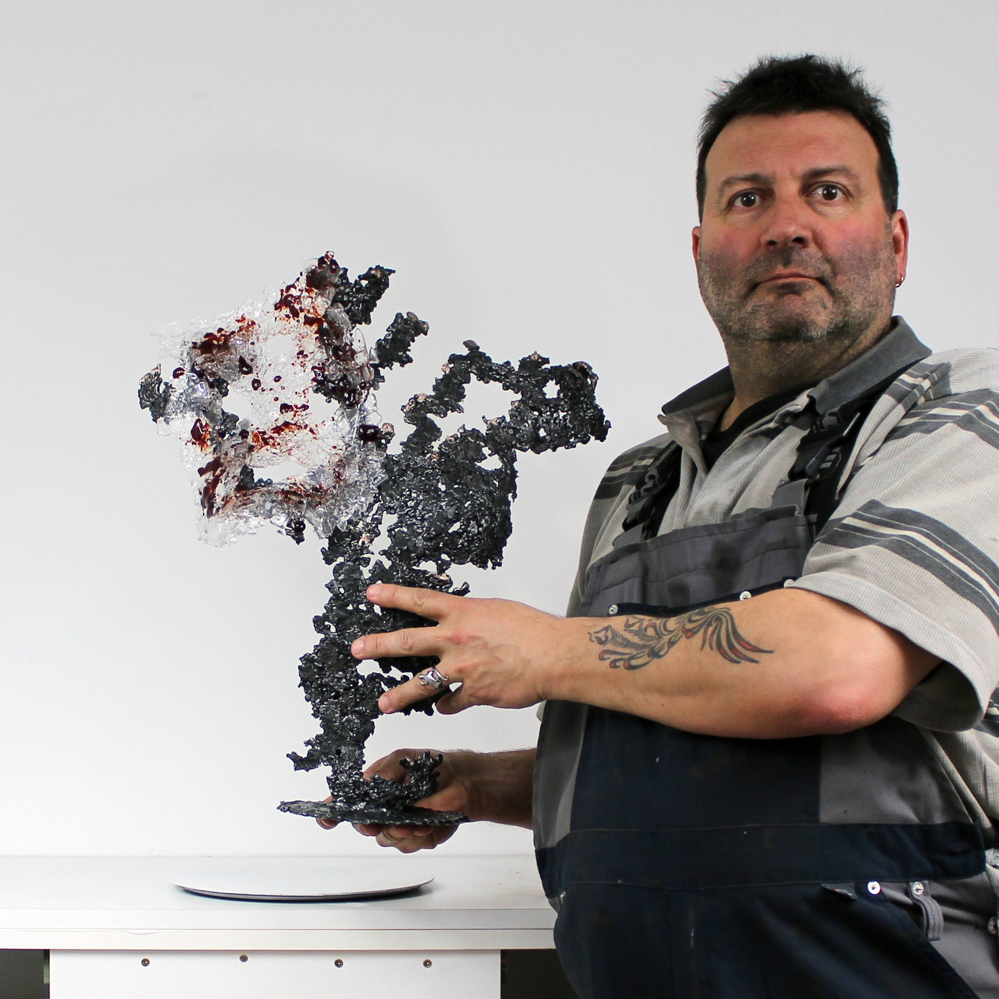 Belisama Rouge Carmin - Sculpture Buste femme dentelle Bronze Acier et verre - Buil