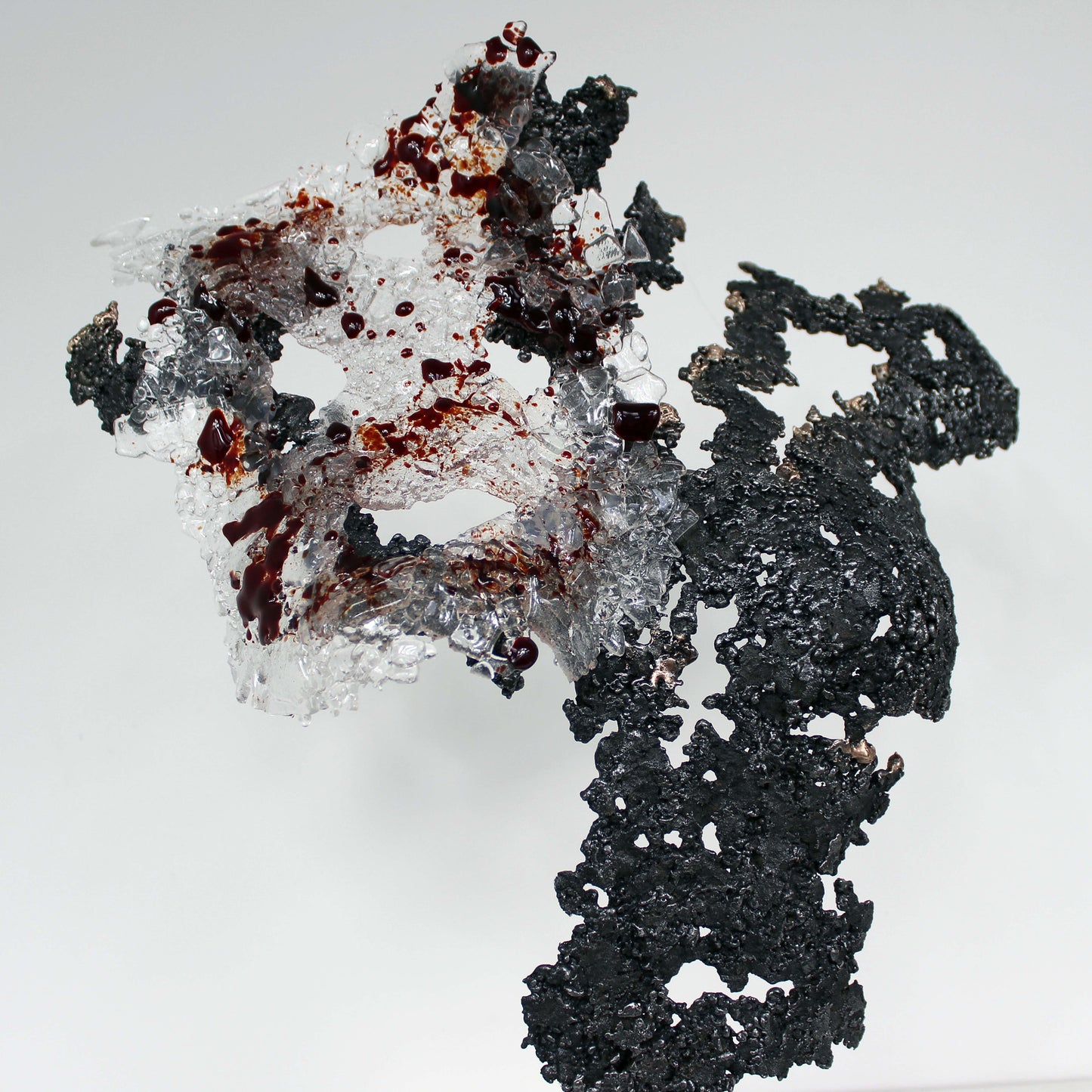 Belisama Rouge Carmin - Sculpture Buste femme dentelle Bronze Acier et verre - Buil