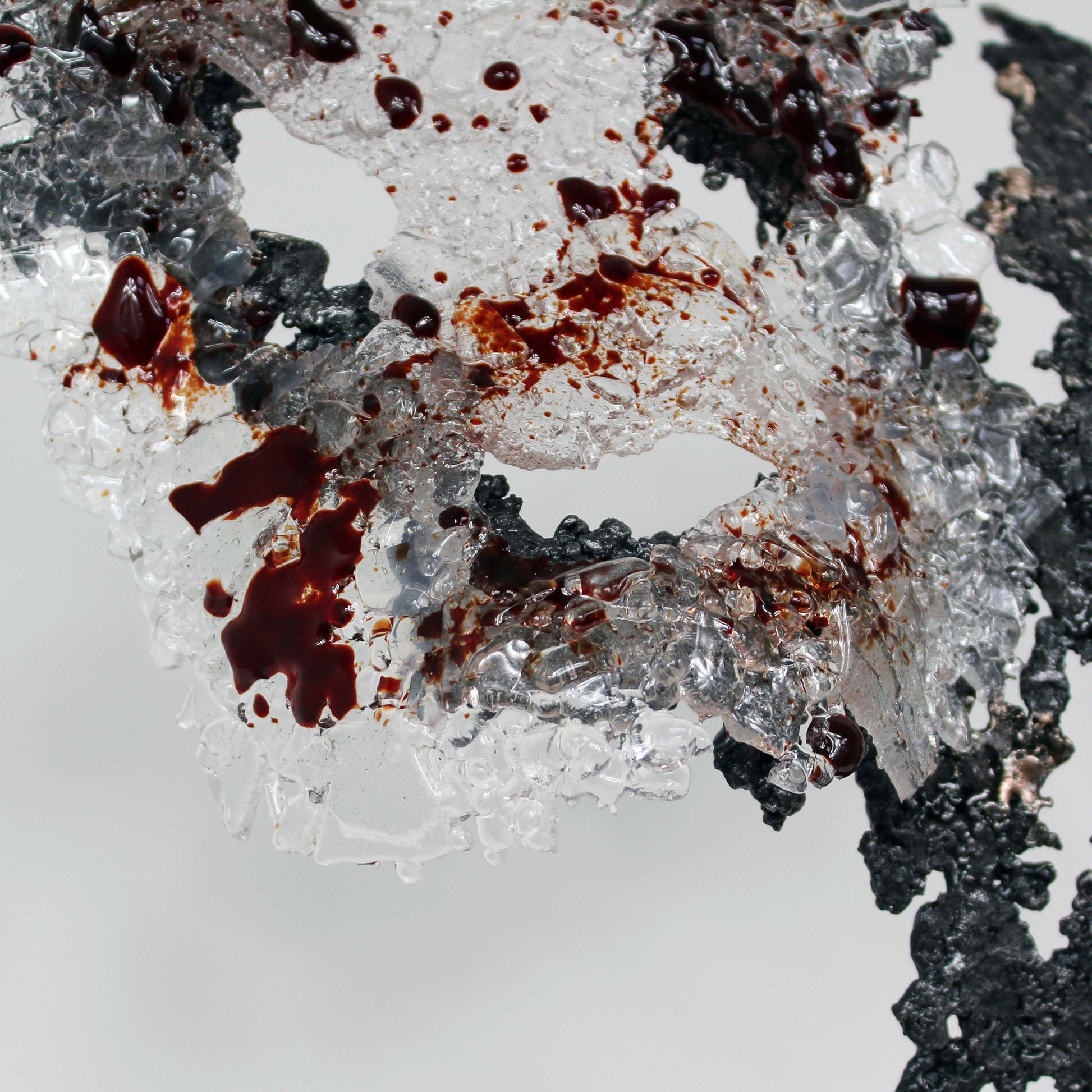 Belisama Rouge Carmin - Sculpture Buste femme dentelle Bronze Acier et verre - Buil