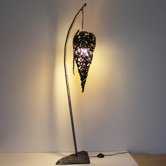 Lampadaire flamme - Luminaire flamme dentelle acier et feuille or - Buil