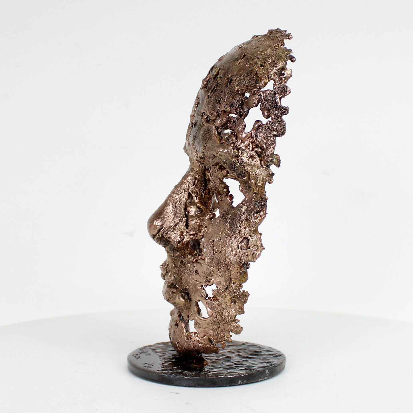 Une larme 96-22 - Sculpture visage en dentelle de bronze