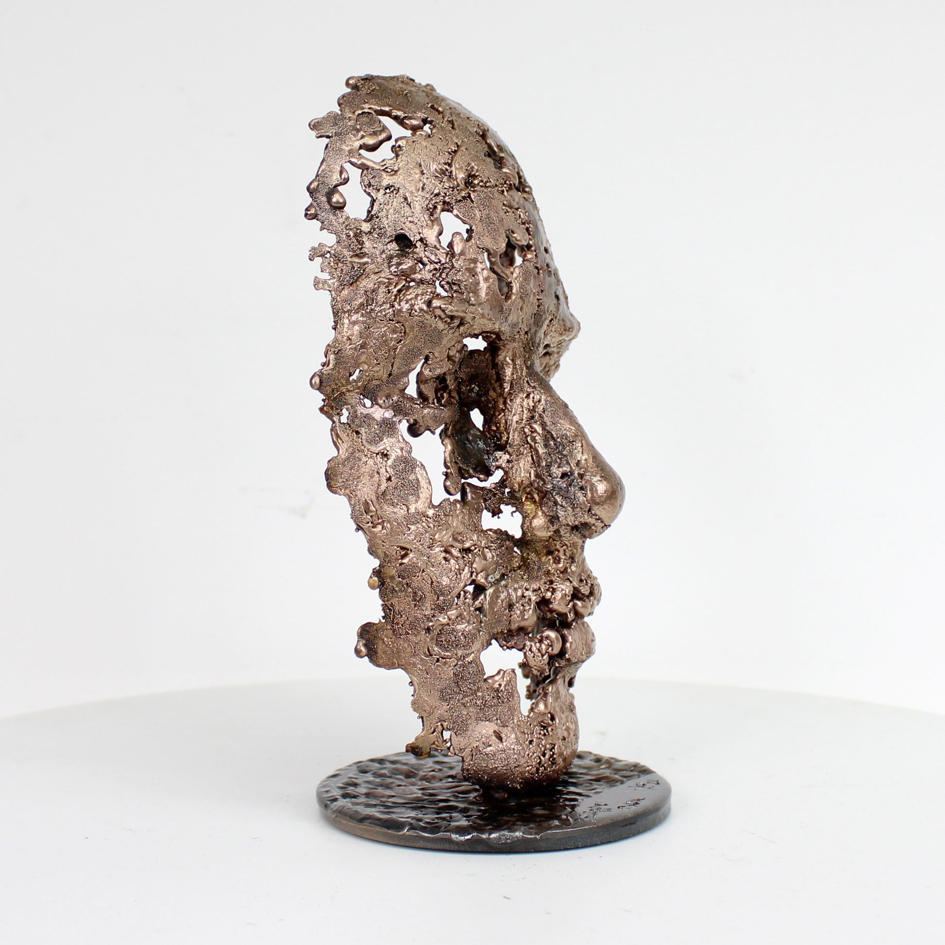 Une larme 96-22 - Sculpture visage en dentelle de bronze