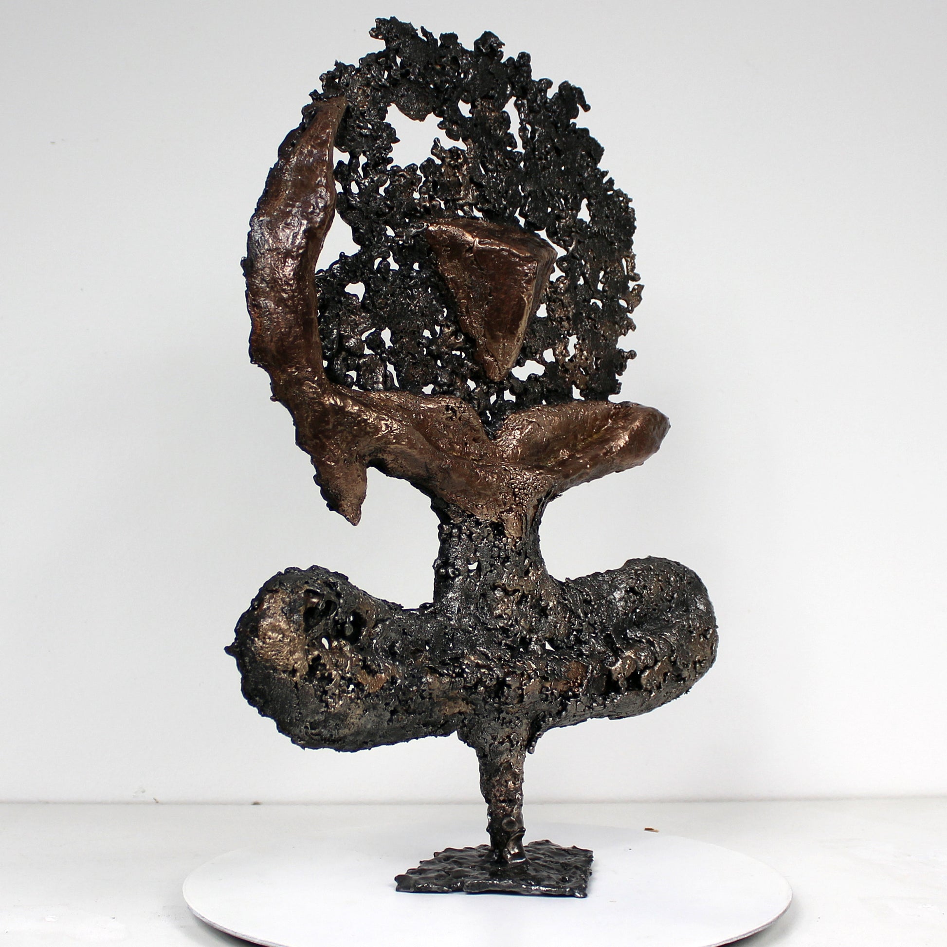 Pavarti calligraphie violette I - Sculpture métal homme yoga danse dentelle Bronze Acier - Buil