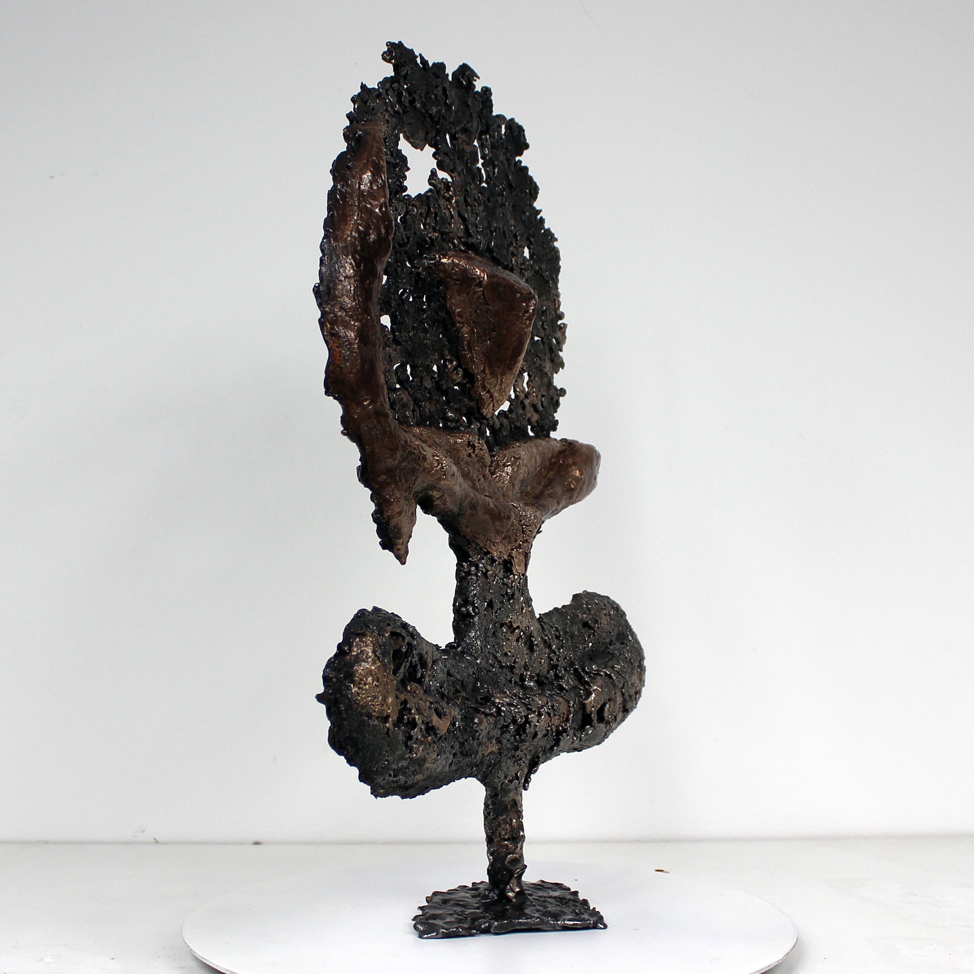 Pavarti calligraphie violette I - Sculpture métal homme yoga danse dentelle Bronze Acier - Buil