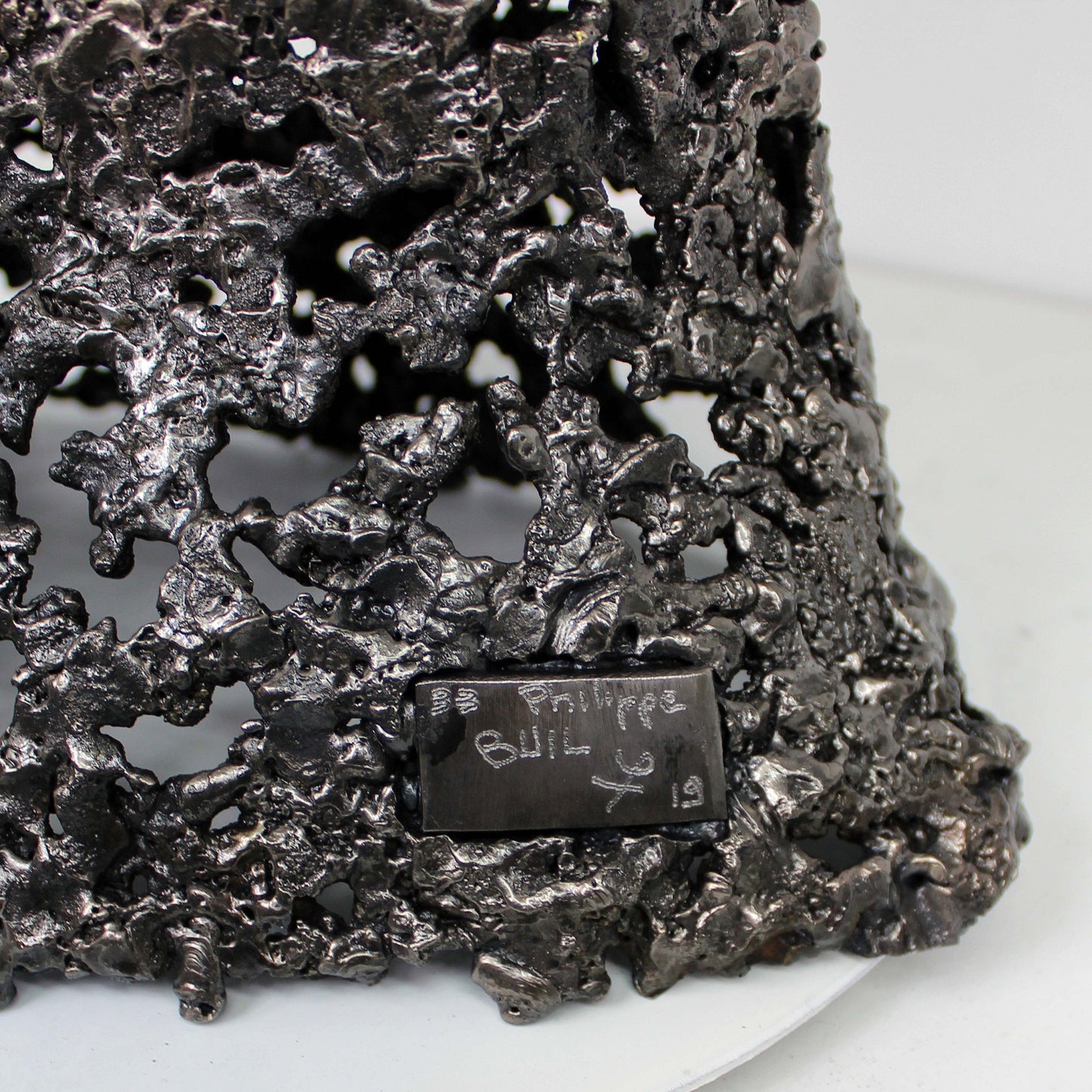 Belisama Hopefully - Sculpture corps femme dentelle Acier bronze et collier feuilles or - Buil